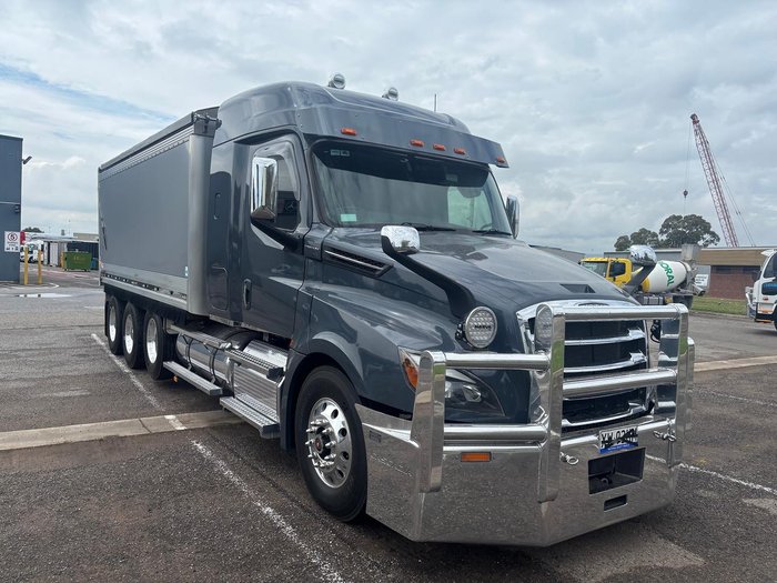 2022 Freightliner Cascadia