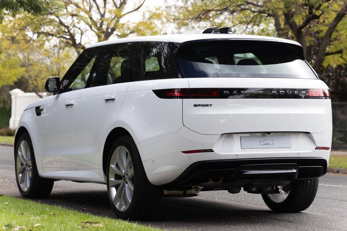 2026 Land Rover Range Rover Sport D300 Dynamic SE