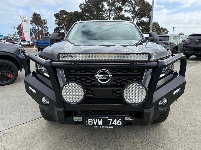 2022 Nissan Navara ST-X