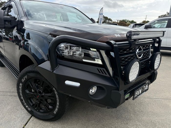 2022 Nissan Navara ST-X