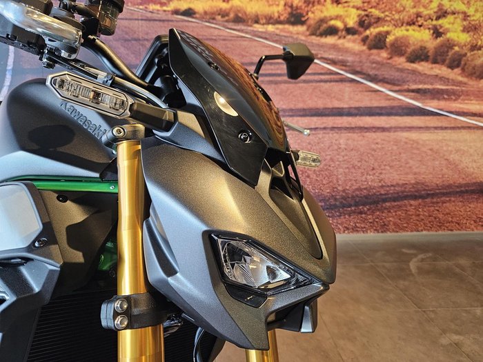 2026 Kawasaki Z900 SE Z Grey