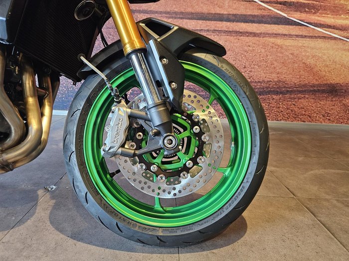 2026 Kawasaki Z900 SE Z Grey