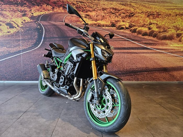 2026 Kawasaki Z900 SE Z Grey