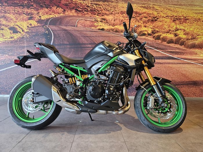 2026 Kawasaki Z900 SE Z Grey
