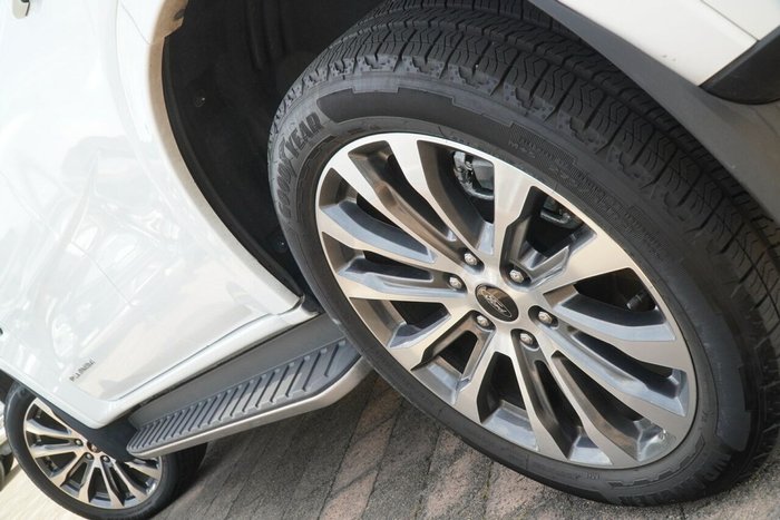 2025 Ford Everest Platinum