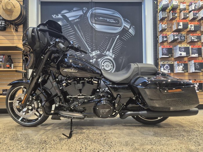 Harley-Davidson Street Glide 117 (FLHX) Touring