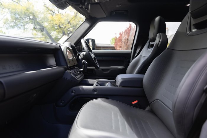 2026 Land Rover Defender 110 P635 OCTA