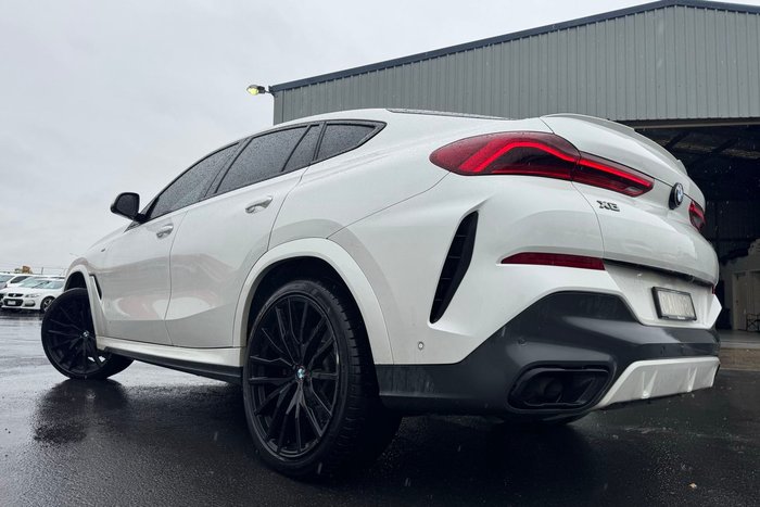 2021 BMW X6 M50i