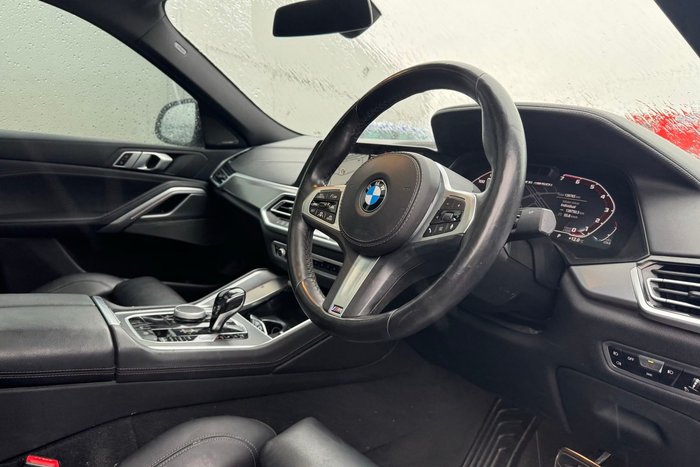 2021 BMW X6 M50i