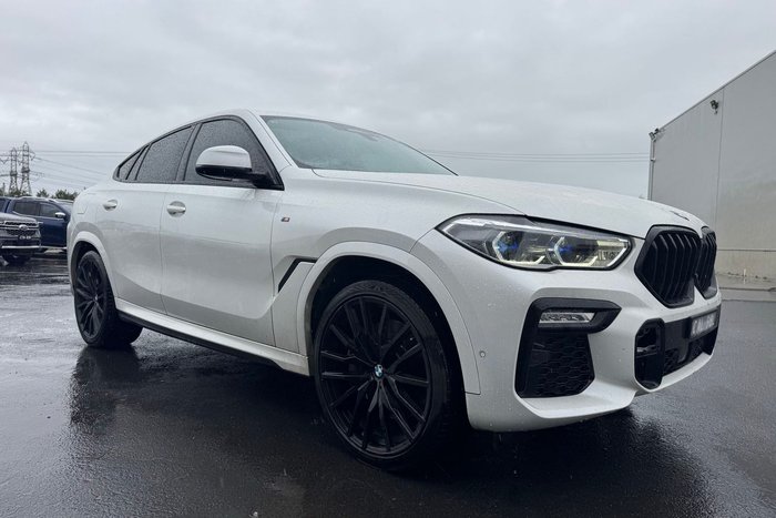 2021 BMW X6 M50i