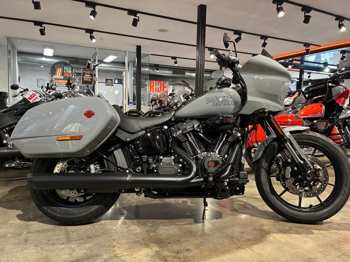 Harley-Davidson Low Rider ST 117 (FXLRST) Softail