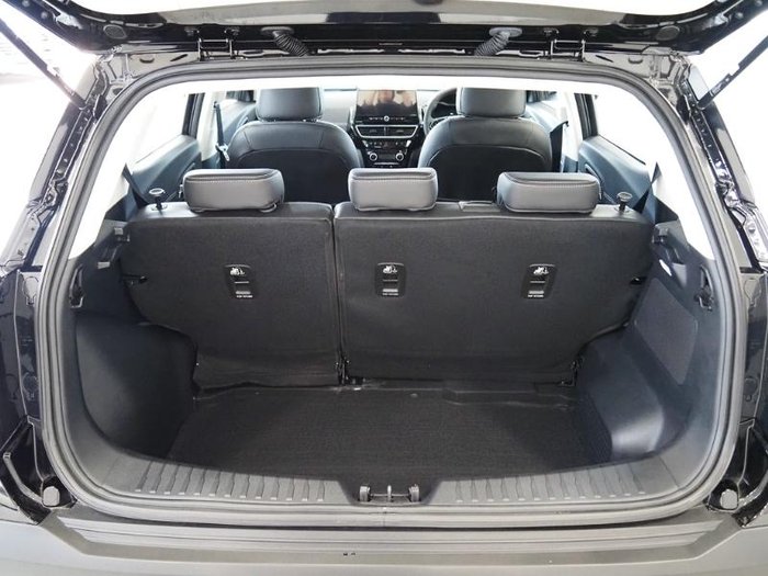 2025 Mahindra XUV3XO AX7L Anniversary Edition