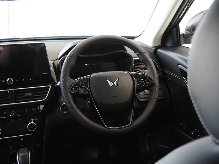 2025 Mahindra XUV3XO AX7L Anniversary Edition