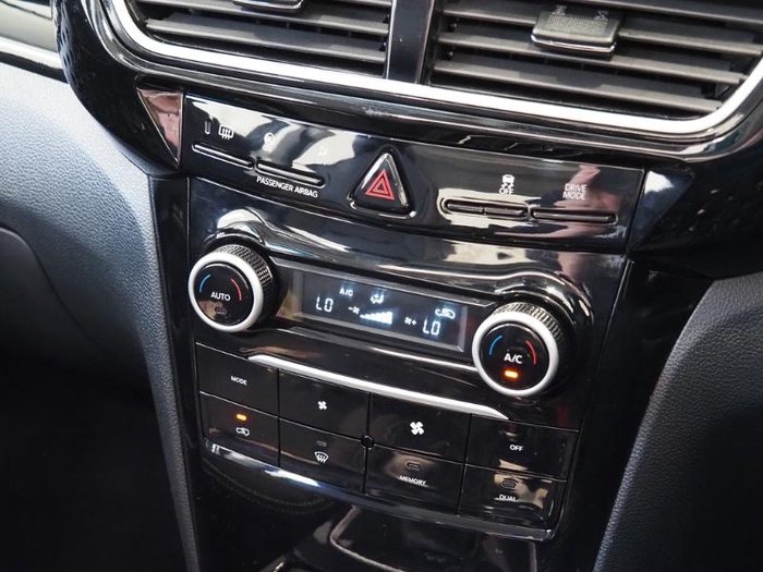 2025 Mahindra XUV3XO AX7L Anniversary Edition