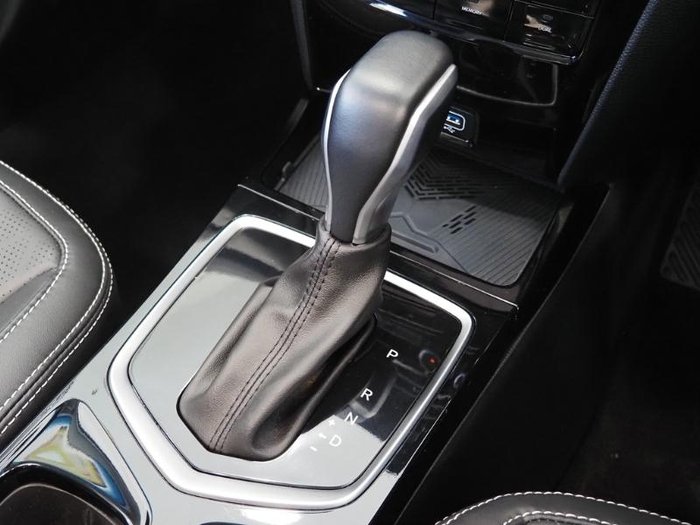 2025 Mahindra XUV3XO AX7L Anniversary Edition