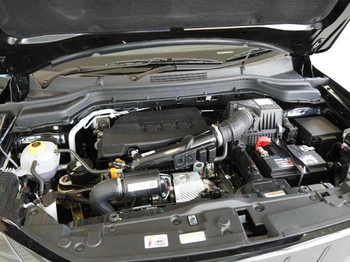 2025 Mahindra XUV3XO AX7L Anniversary Edition