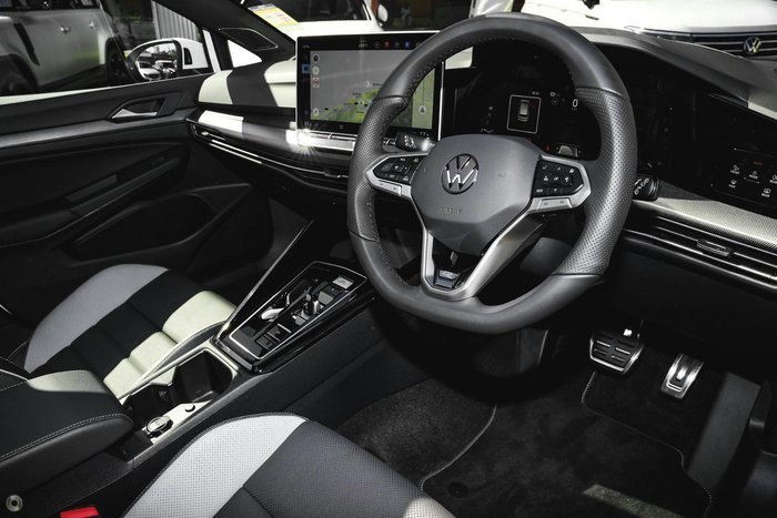 2025 Volkswagen Golf 110TSI R-Line