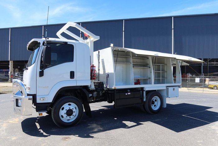2017 Isuzu F Series FSS110-210