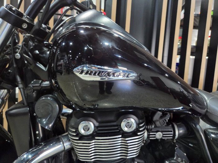 2011 Triumph THUNDERBIRD Black