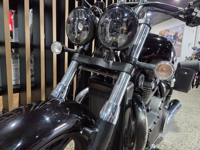 2011 Triumph THUNDERBIRD Black