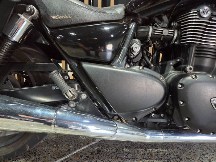 2011 Triumph THUNDERBIRD Black