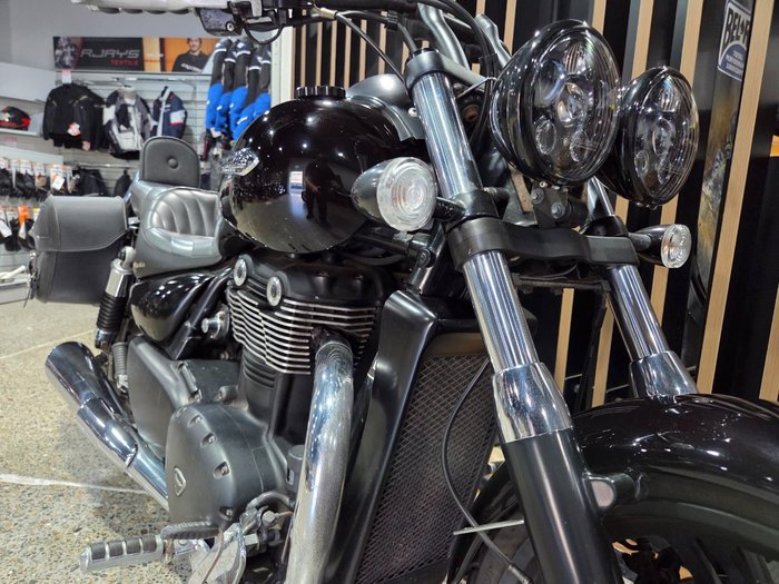 2011 Triumph THUNDERBIRD Black