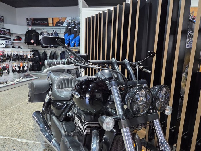 2011 Triumph THUNDERBIRD Black