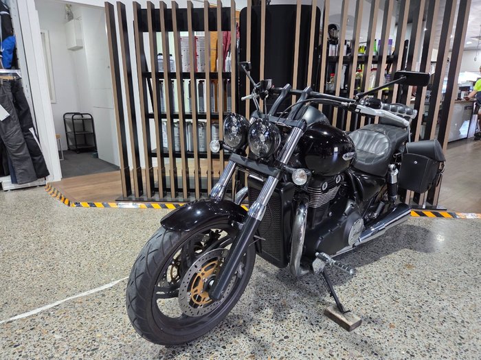 2011 Triumph THUNDERBIRD Black