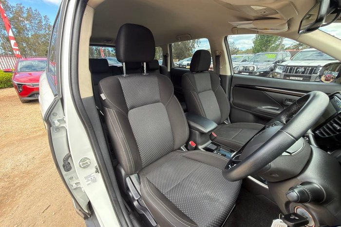 2021 Mitsubishi Outlander ES