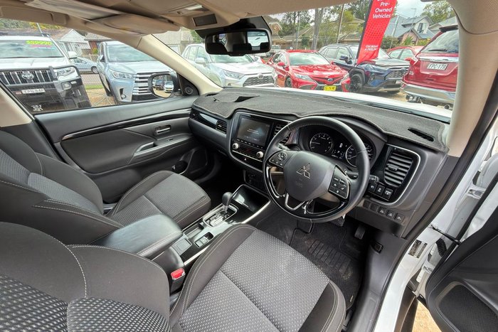 2021 Mitsubishi Outlander ES
