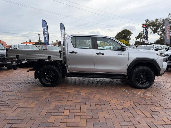 2025 Toyota Hilux SR 48V