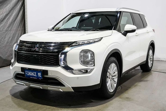 2024 Mitsubishi Outlander LS