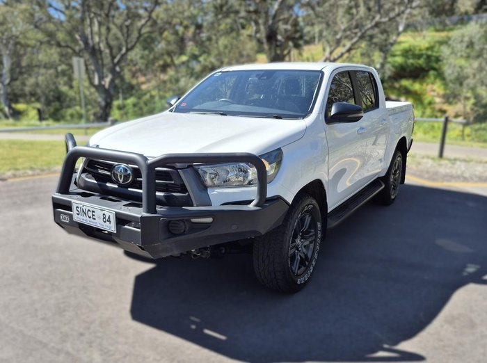 2024 Toyota Hilux SR