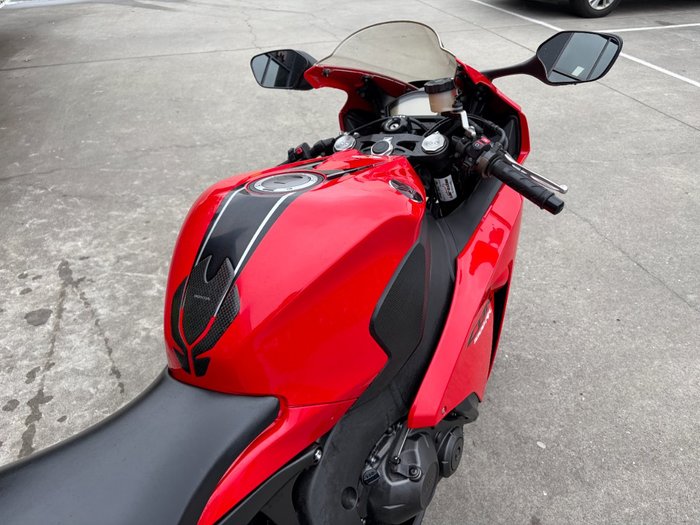 2015 Honda CBR1000RR (FIREBLADE)