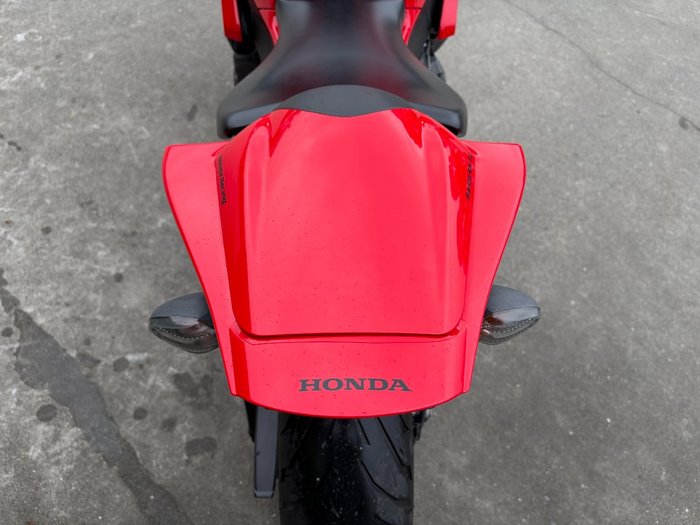 2015 Honda CBR1000RR (FIREBLADE)