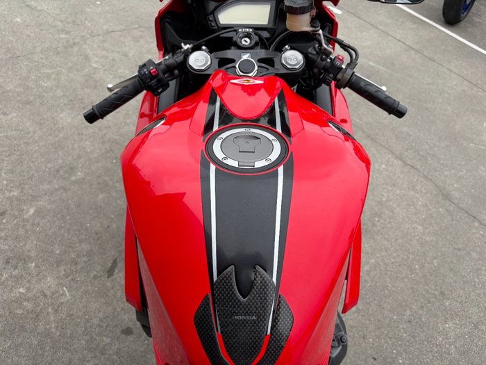 2015 Honda CBR1000RR (FIREBLADE)