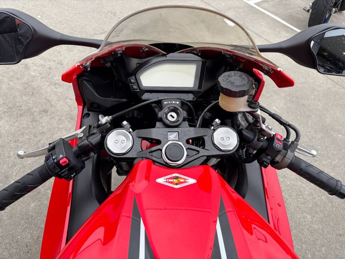 2015 Honda CBR1000RR (FIREBLADE)