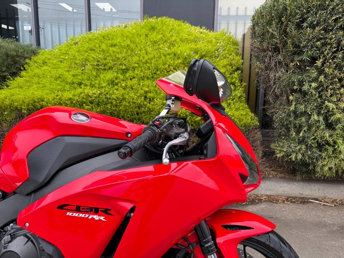 2015 Honda CBR1000RR (FIREBLADE)