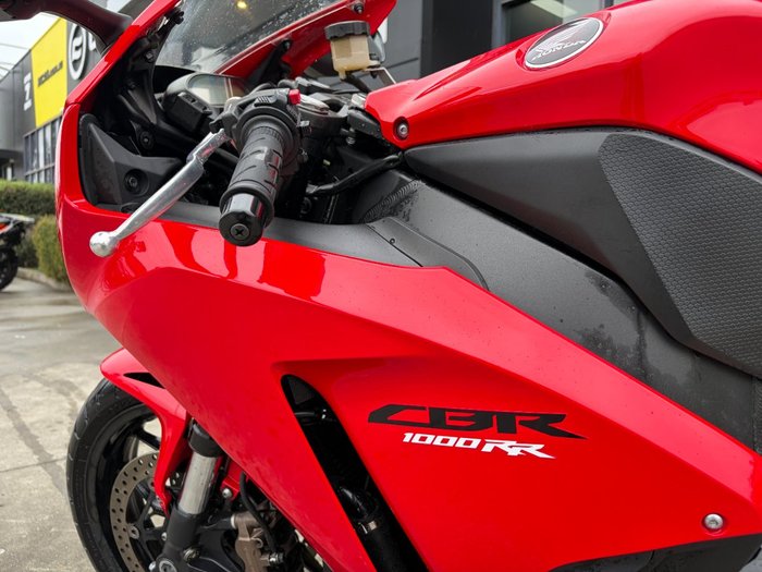 2015 Honda CBR1000RR (FIREBLADE)
