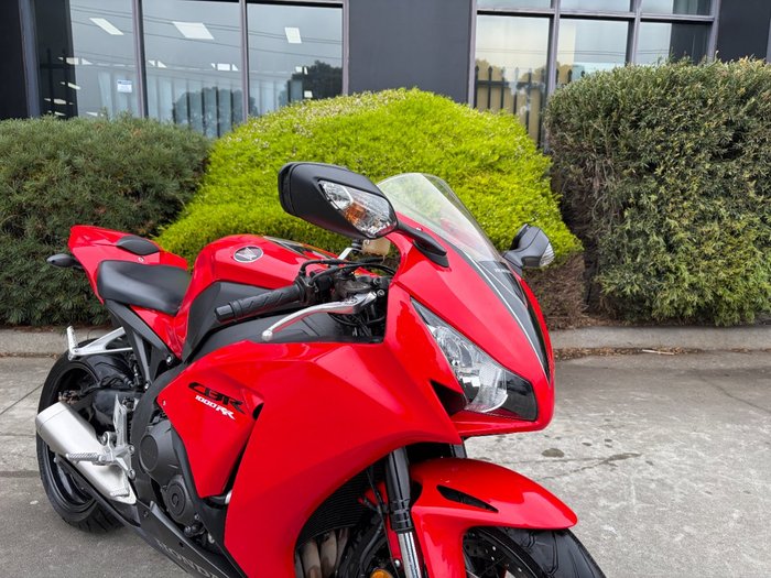 2015 Honda CBR1000RR (FIREBLADE)