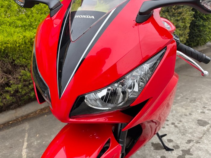 2015 Honda CBR1000RR (FIREBLADE)