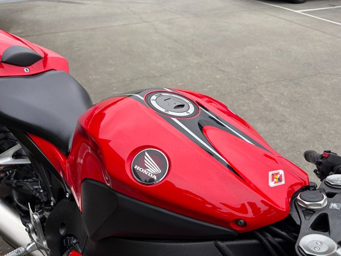 2015 Honda CBR1000RR (FIREBLADE)