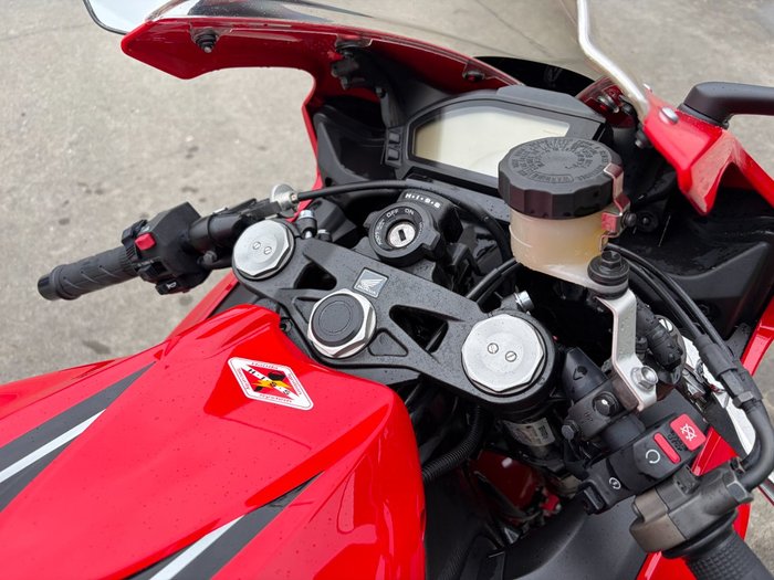 2015 Honda CBR1000RR (FIREBLADE)