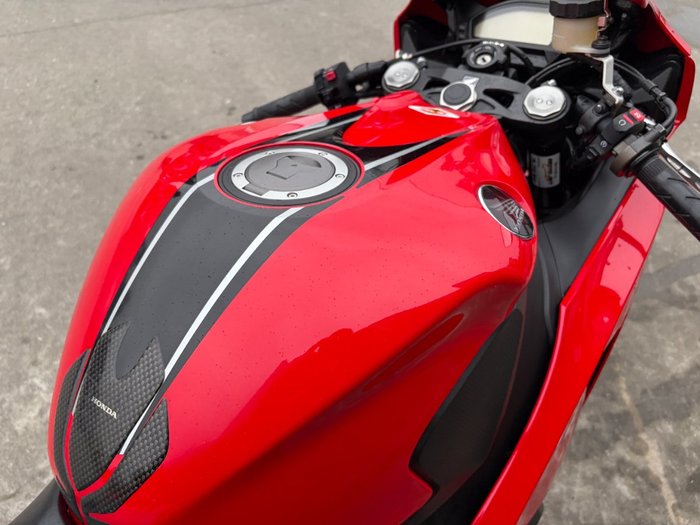 2015 Honda CBR1000RR (FIREBLADE)