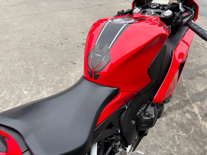 2015 Honda CBR1000RR (FIREBLADE)