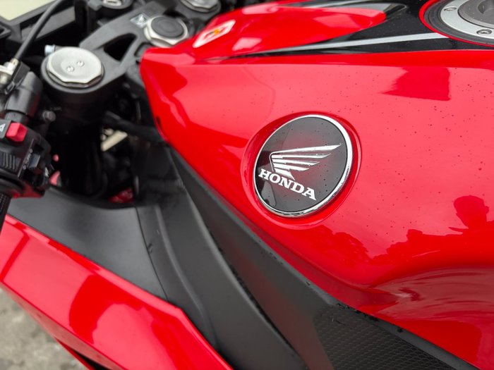 2015 Honda CBR1000RR (FIREBLADE)