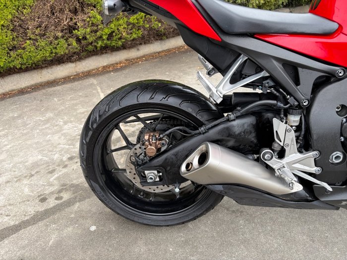 2015 Honda CBR1000RR (FIREBLADE)