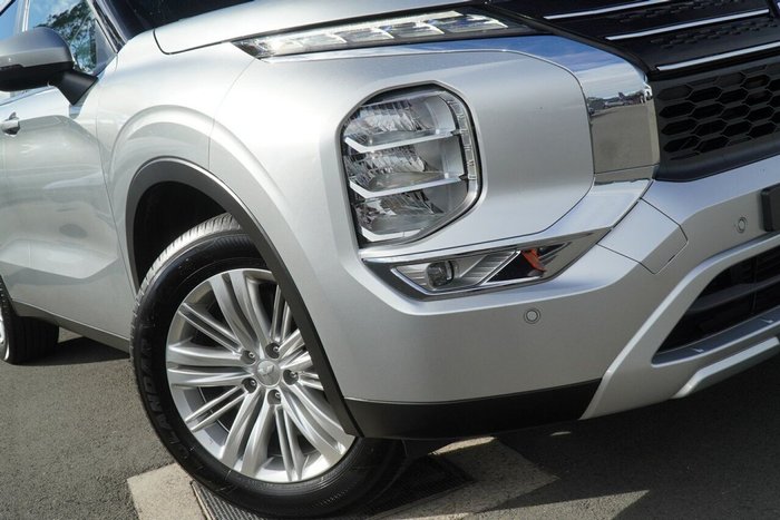2024 Mitsubishi Outlander LS