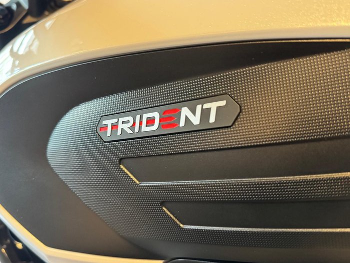 2026 Triumph Trident 660 Trident White