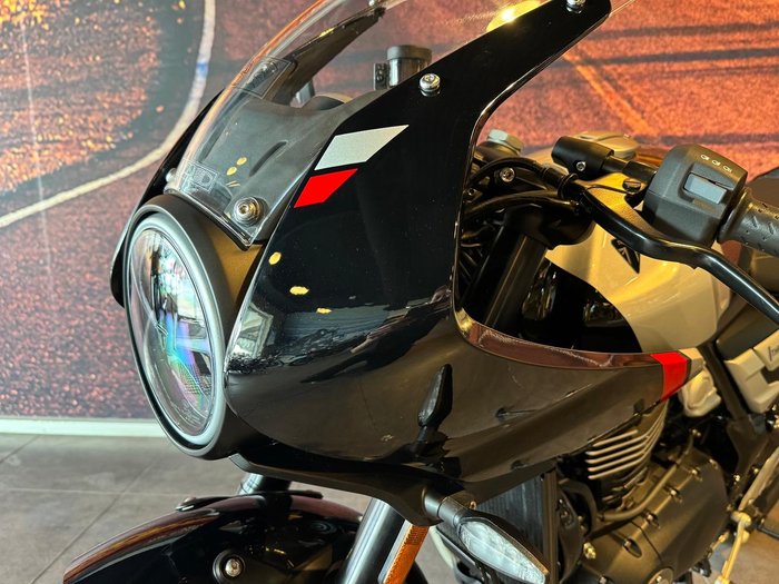 2026 Triumph Thruxton 400 Thruxton Black